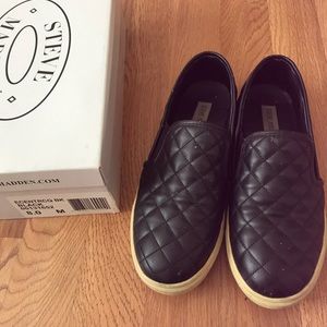 Steve Madden black slip ons